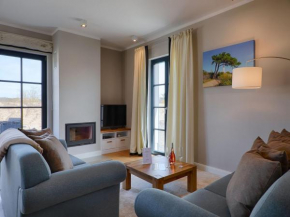 Reetland am Meer - Premium Reetdachvilla mit 3 Schlafzimmern, Sauna und Kamin F26 in Dranske